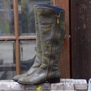 NWOT Tall leather Donald J Pliner